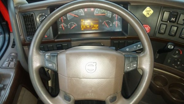SOLD – SABER a 2013 Model 630 with 411,000 Miles - Image 4