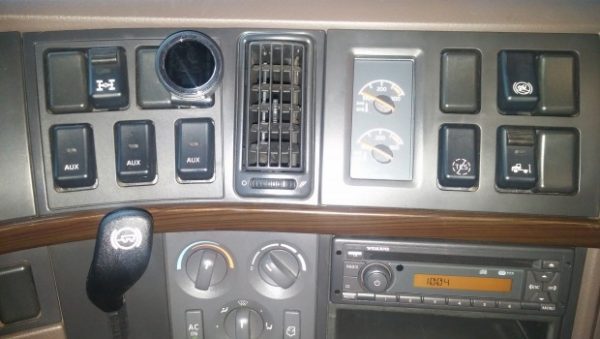 SOLD – SABER a 2013 Model 630 with 411,000 Miles - Image 6