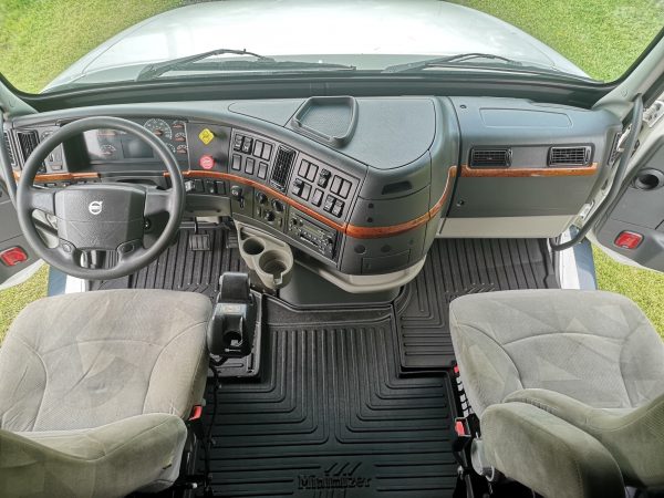 SOLD - Low Mileage RVHauler named CHILL - Image 23