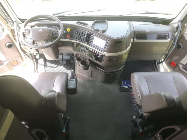 SOLD - Straight from Volvo into our Shop - only 14,000 miles MEET DUSTY! - Image 41