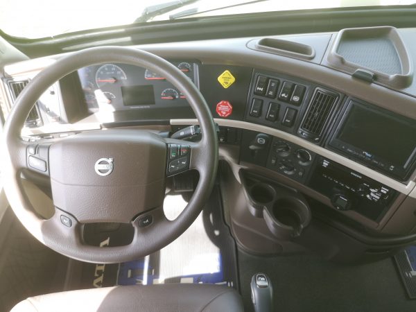 SOLD - Straight from Volvo into our Shop - only 14,000 miles MEET DUSTY! - Image 40
