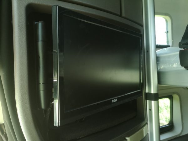 SOLD - Straight from Volvo into our Shop - only 14,000 miles MEET DUSTY! - Image 45