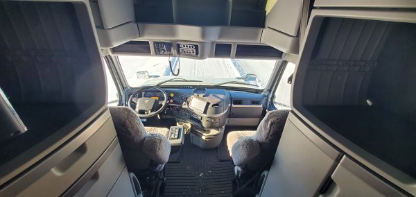 SOLD - FISHER is Smart Car Ready, with APU, Boondocking Ready. - Image 19