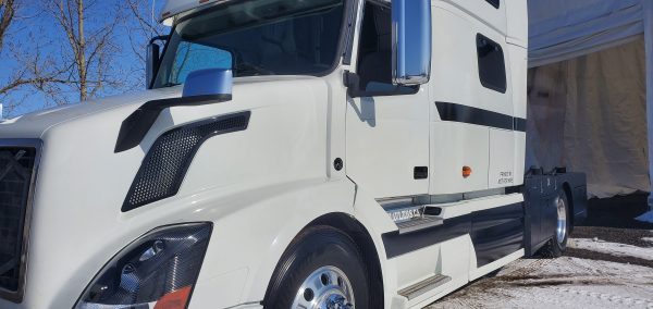 SOLD - FISHER is Smart Car Ready, with APU, Boondocking Ready. - Image 10