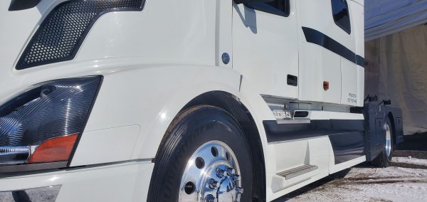 SOLD - FISHER is Smart Car Ready, with APU, Boondocking Ready. - Image 9