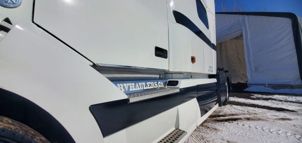 SOLD - FISHER is Smart Car Ready, with APU, Boondocking Ready. - Image 14