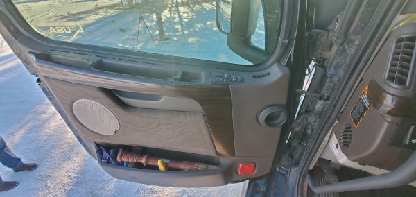 SOLD - "DUCK" A Volvo 780 is Ready! - Image 18