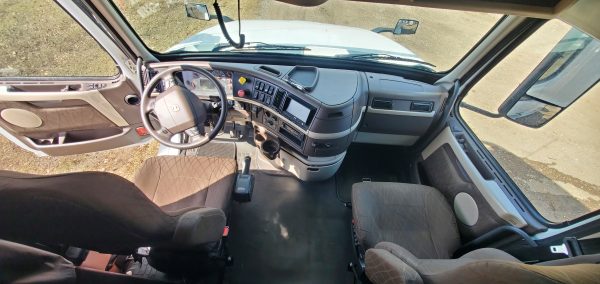 SOLD - Kool Whip is Singled, and ready for a BED (or no bed) - Image 18