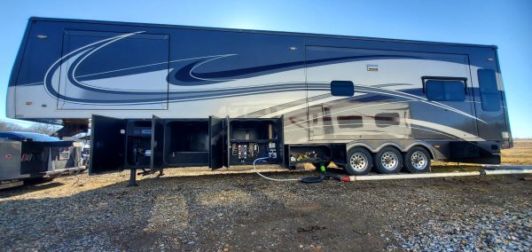 LUXURY 4-Seasons Continental Coach 41 Foot 5th Wheel by Forks RV - Image 8