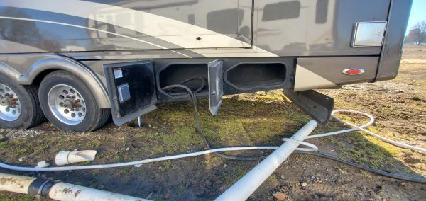 LUXURY 4-Seasons Continental Coach 41 Foot 5th Wheel by Forks RV - Image 9