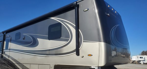 LUXURY 4-Seasons Continental Coach 41 Foot 5th Wheel by Forks RV - Image 5