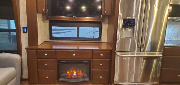 LUXURY 4-Seasons Continental Coach 41 Foot 5th Wheel by Forks RV - Image 26