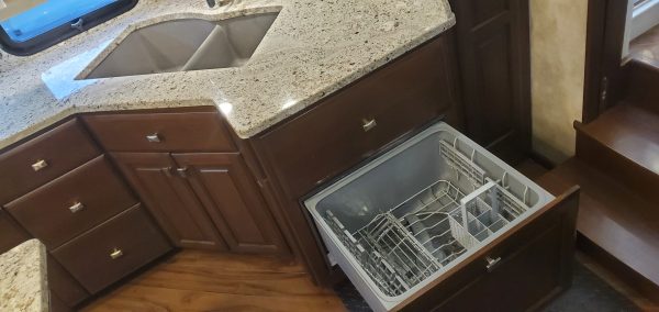 LUXURY 4-Seasons Continental Coach 41 Foot 5th Wheel by Forks RV - Image 32