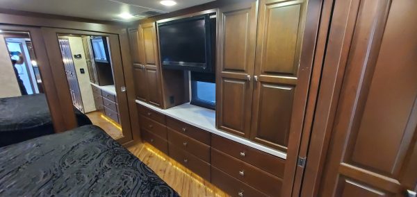 LUXURY 4-Seasons Continental Coach 41 Foot 5th Wheel by Forks RV - Image 41