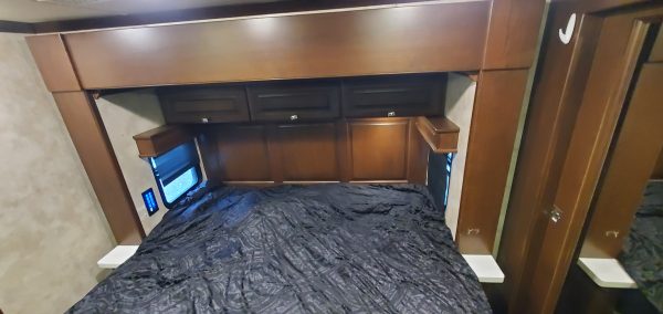 LUXURY 4-Seasons Continental Coach 41 Foot 5th Wheel by Forks RV - Image 43