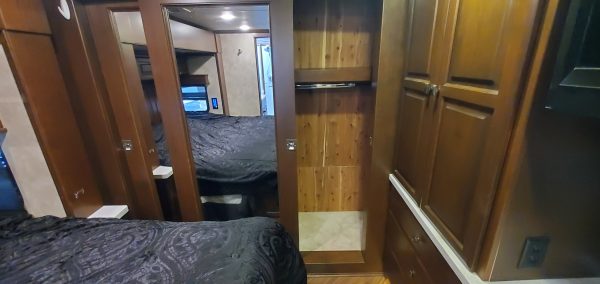 LUXURY 4-Seasons Continental Coach 41 Foot 5th Wheel by Forks RV - Image 44