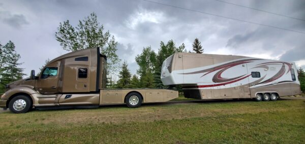 SOLD!  Kenworth T680 ONLY 12,000 miles! - Image 2