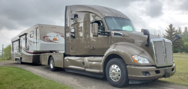 SOLD!  Kenworth T680 ONLY 12,000 miles! - Image 10
