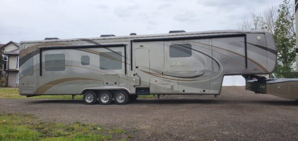 SOLD - 44 foot DRV HOUSTON Model Mobile Suites - Image 4
