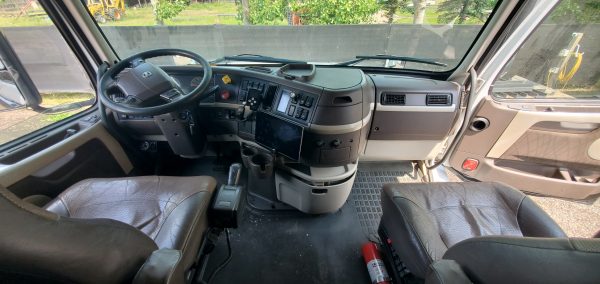 FOR SALE - 'Checkers' a Special Upgraded 2012 Volvo 630 - Image 13