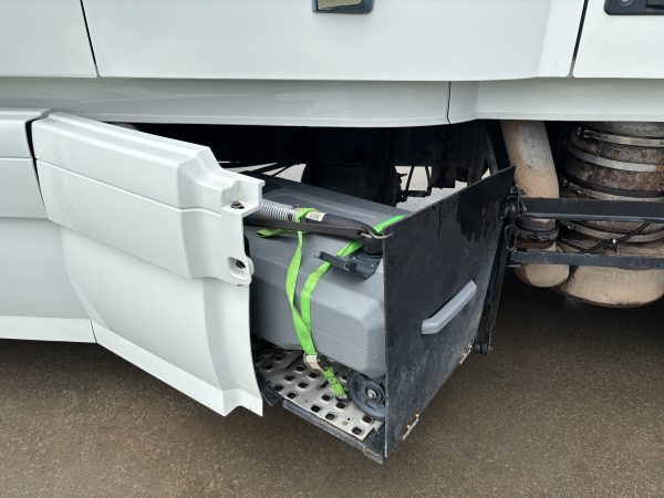 FOR SALE - GANDALF the White Volvo 730 with Smart Car - Image 49
