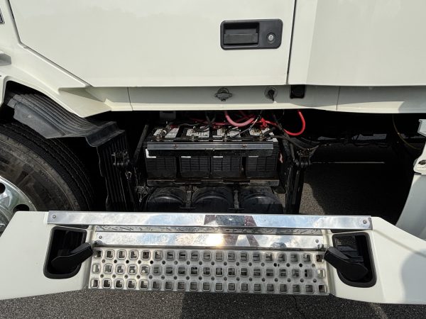 FOR SALE - GANDALF the White Volvo 730 with Smart Car - Image 56