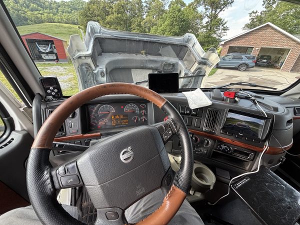 FOR SALE - GANDALF the White Volvo 730 with Smart Car - Image 63