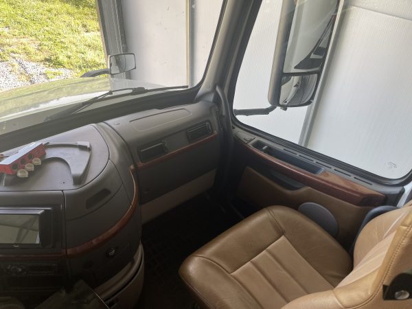 FOR SALE - GANDALF the White Volvo 730 with Smart Car - Image 66
