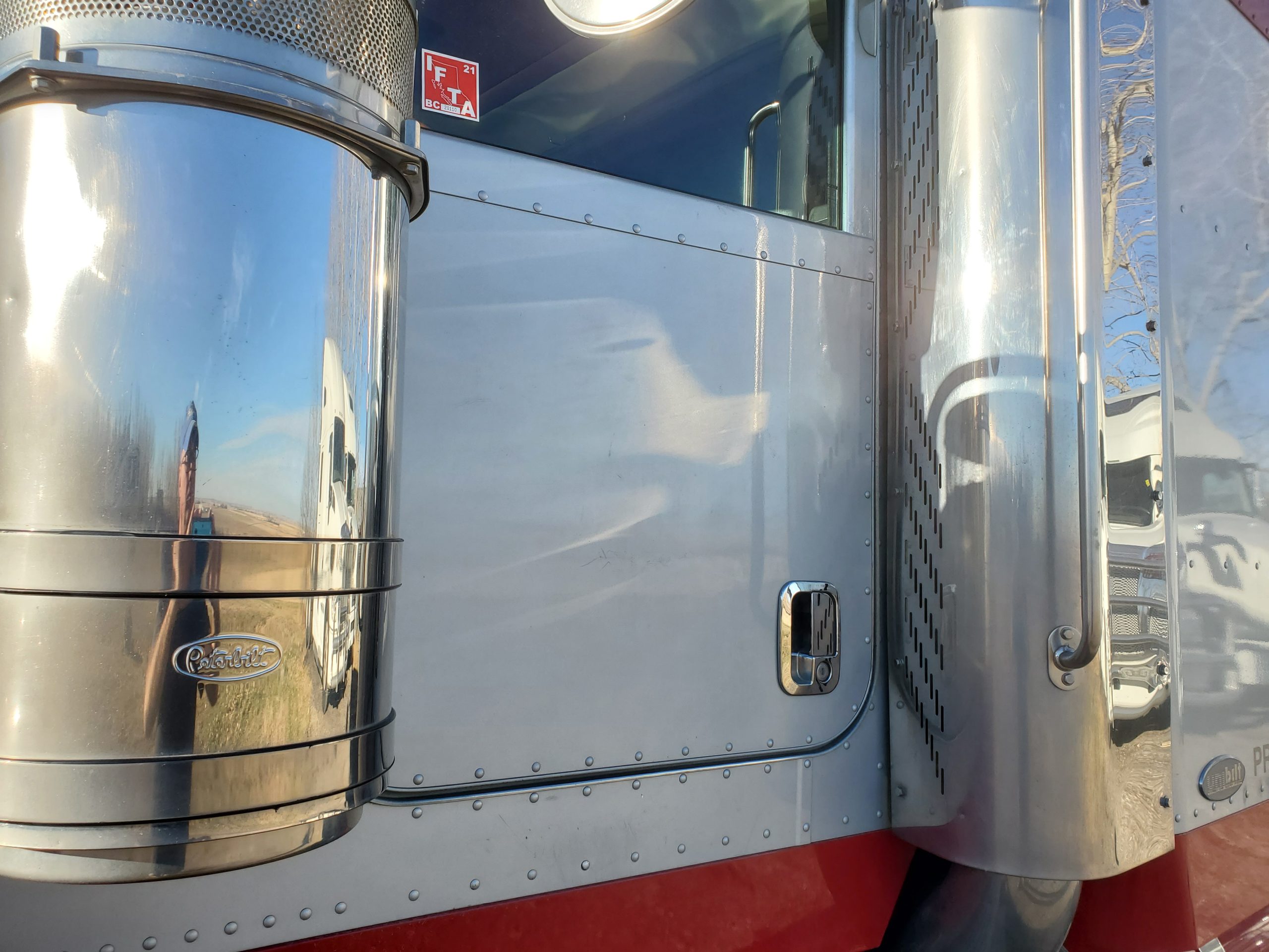 SOLD Peterbilt Model 388 Named RYKER with only 230,000 miles! - Image 25