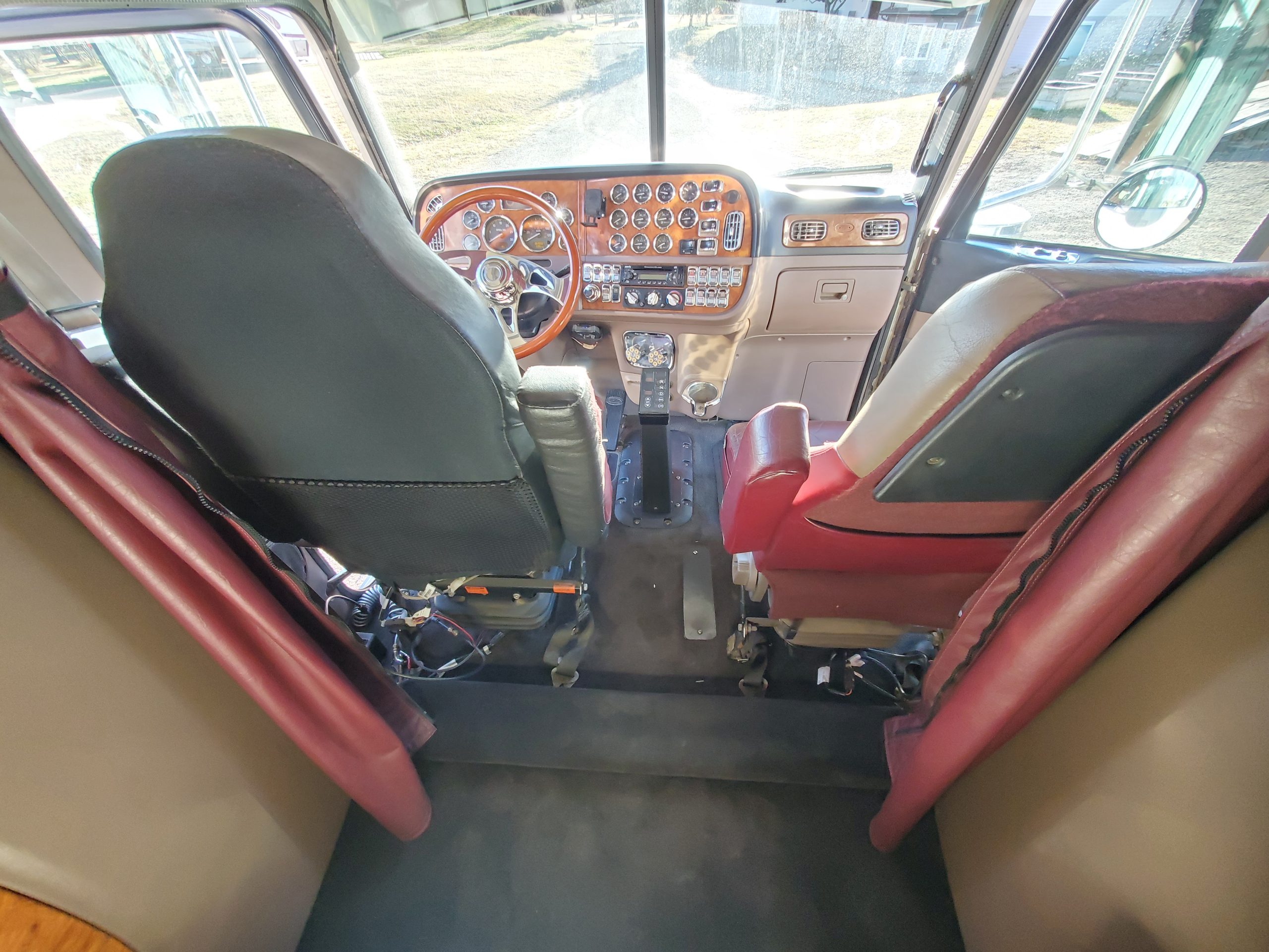 SOLD Peterbilt Model 388 Named RYKER with only 230,000 miles! - Image 7