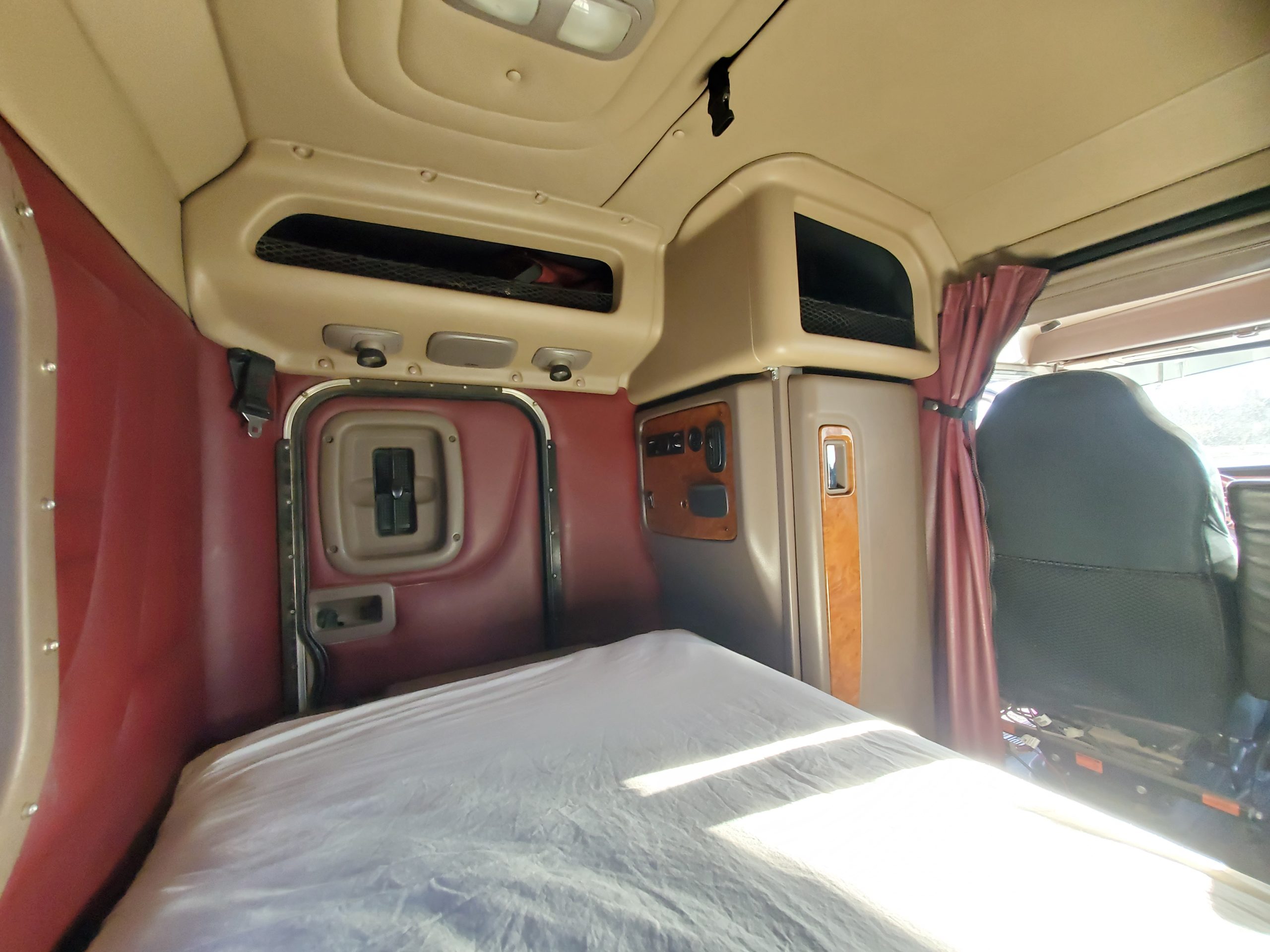 SOLD Peterbilt Model 388 Named RYKER with only 230,000 miles! - Image 8