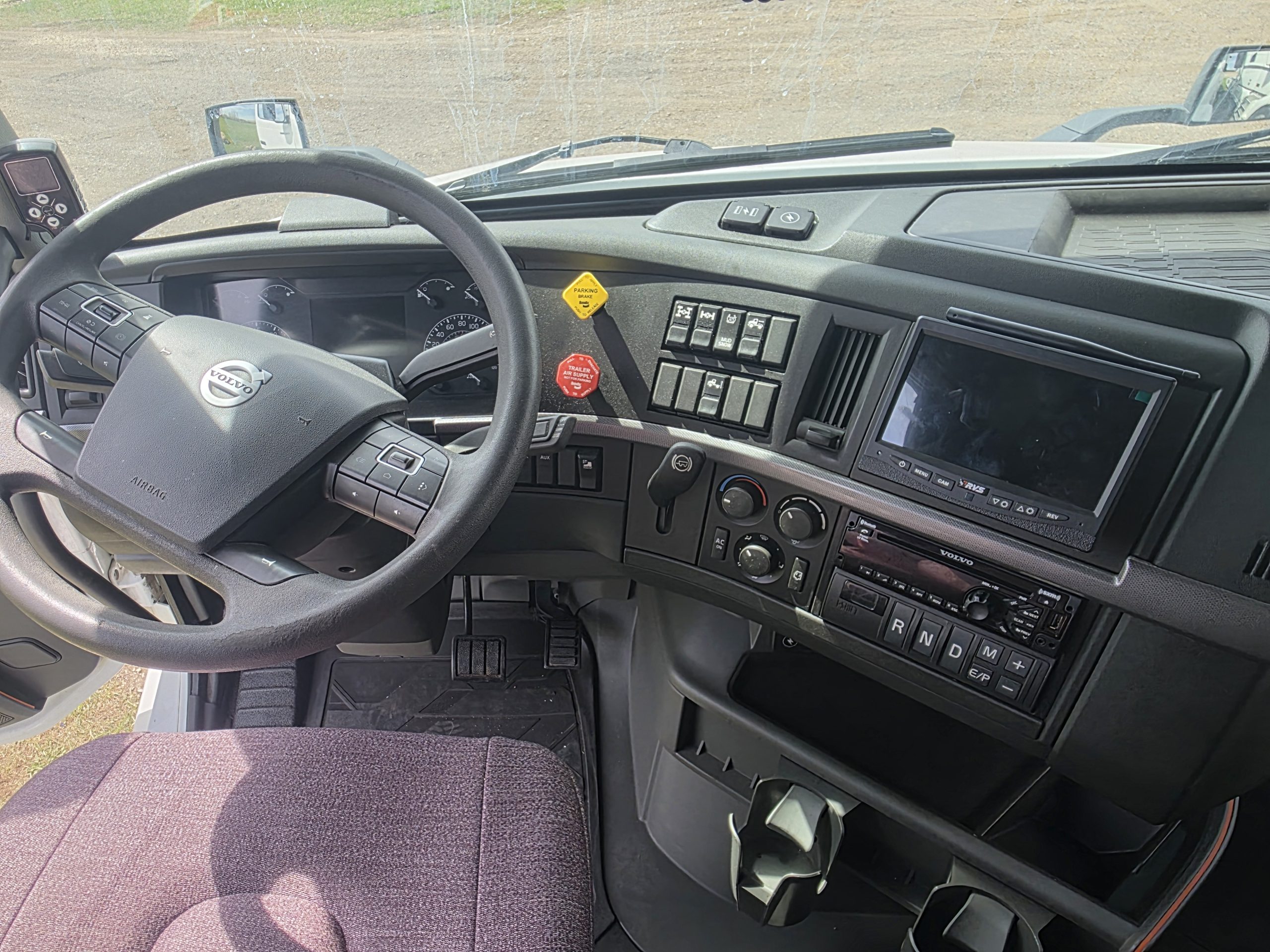 SOLD - DAVENPORT - 2020 Volvo 760 Jeep Bed - Image 21